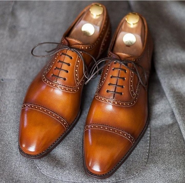 cap toe lace up shoes